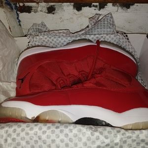 Air Jordan 11 retro Gym Red